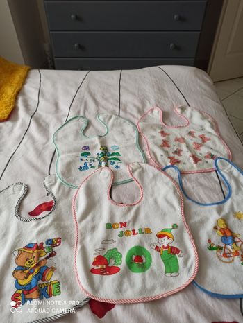 Lot de 5 bavoirs à scratchs