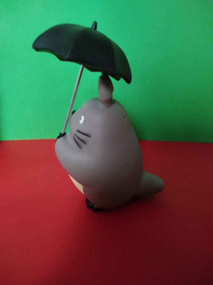 Figurine Totoro sous son parapluie - photo numéro 4