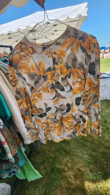 Jolie blouse fluide en viscose fleurie années 80 90s