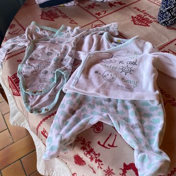 Ensemble taille 1 mois