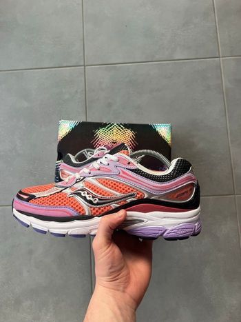 Saucony pro grid omni 9 