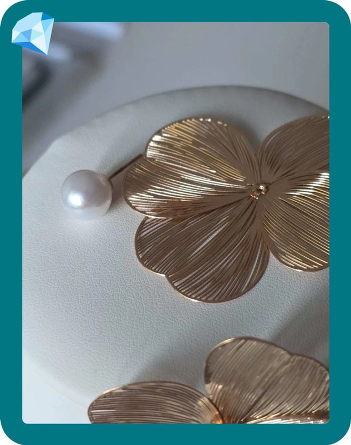 Collier et boucles d'oreille fleurs et perles acier inoxydable dorée. - photo numéro 6