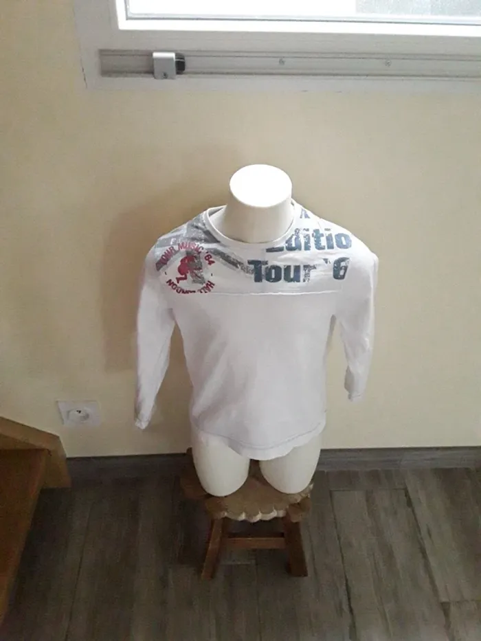 Tee-shirt manches longues 6 ans (114 cm)