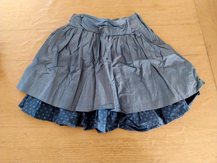 Jupe fille 10ans en très bon état