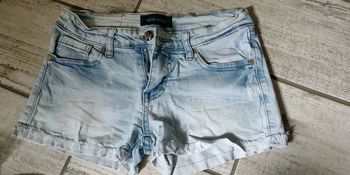 Short à petites franges