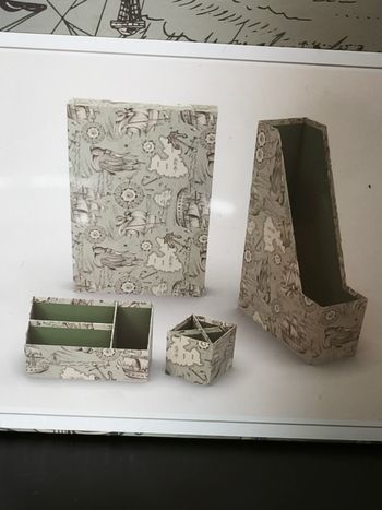 Parure de bureau en carton