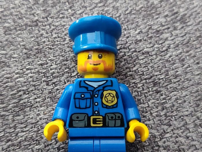 Figurine policier bleu - vrai Lego - photo numéro 4