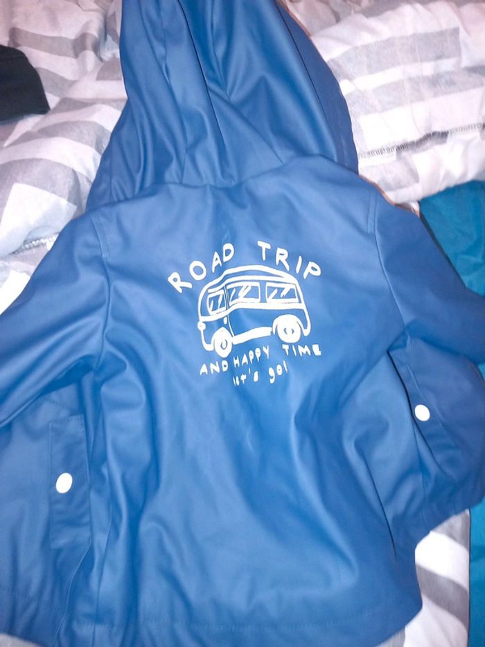 Vend imperméable garçon - photo numéro 4