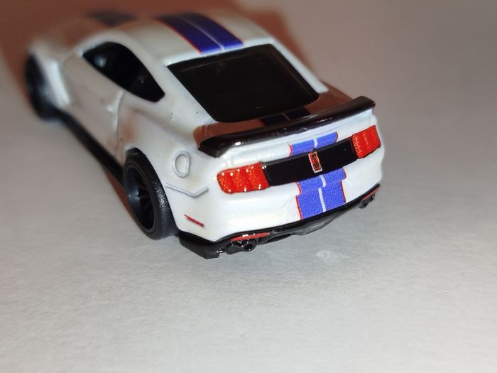 Hot Wheels Ford Shelby GT350R
Jay Leno's Garage Collector Set 2023 - photo numéro 6