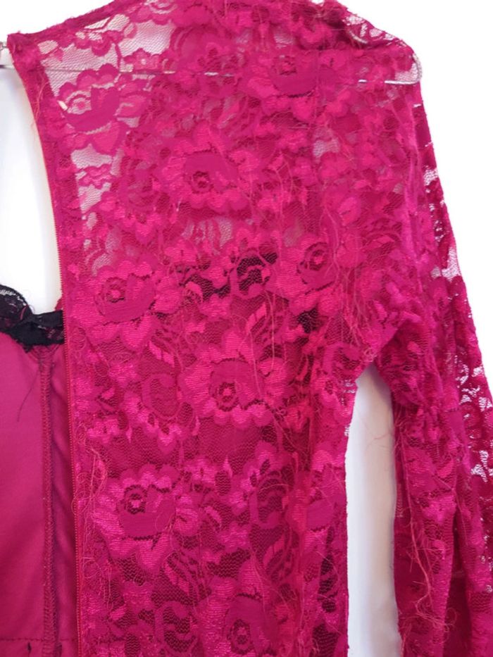 Très jolie robe bordeaux effet dentelle taille 36/38 - dressing trié par tailles - photo numéro 4