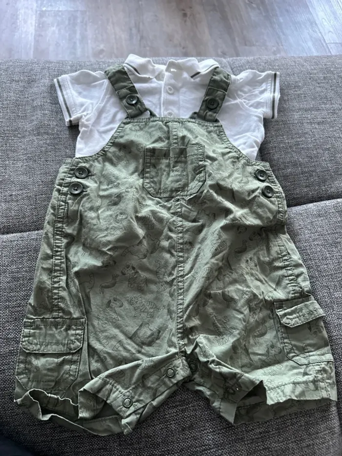 Ensemble salopette + polo manches courtes jamais porté