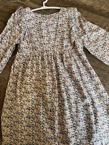 Très jolie robe fleuri 6 ans neuve 