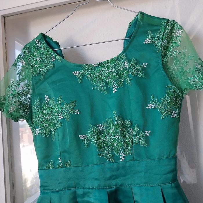 Magnifique robe verte 💚 taille XS - photo numéro 2