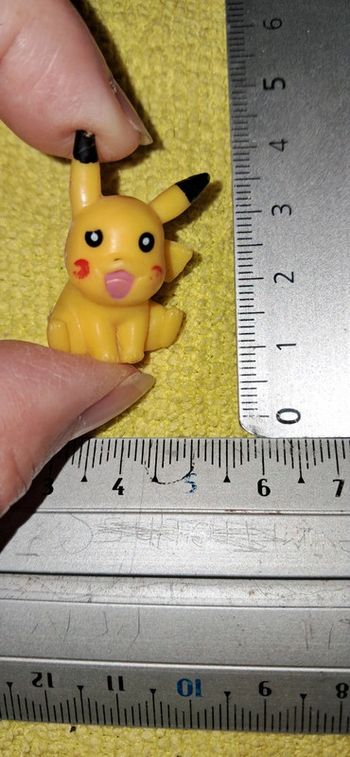 Pokemon figurine