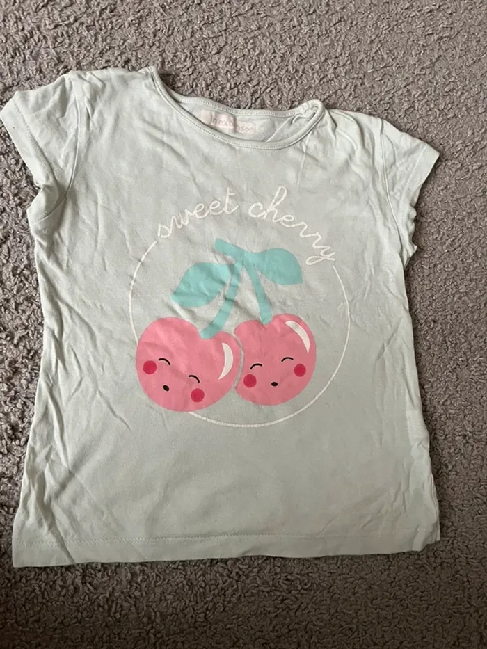 TEE shirt