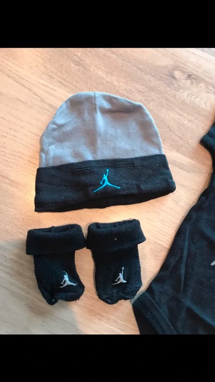 Ensemble Jordan taille 0/6 mois - photo numéro 2