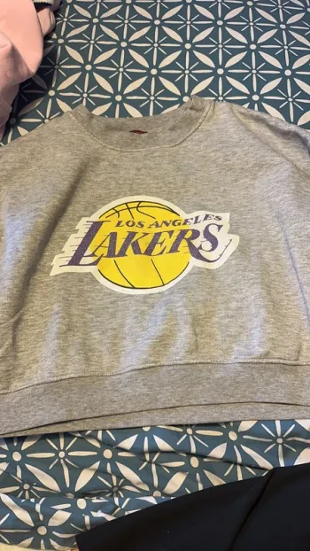 Pull Los Angeles Lakers