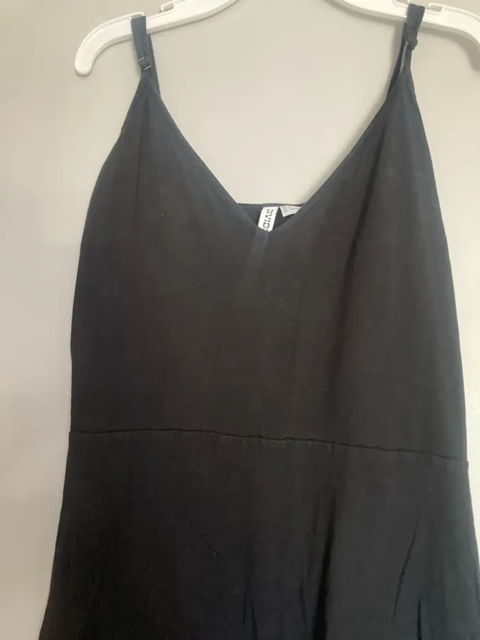 Robe noire fluide H&M – Taille L – bretelles réglables, décolleté V - photo numéro 2