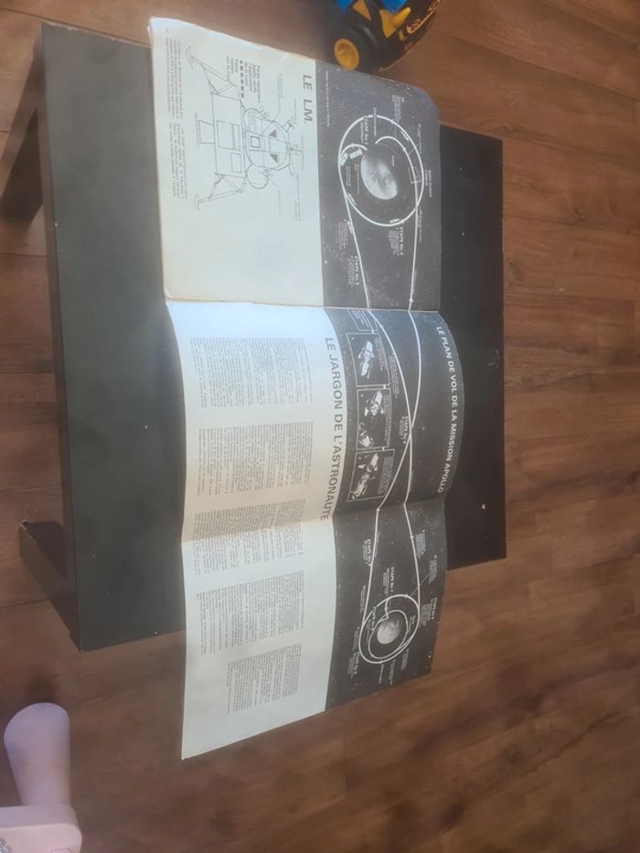 France-soir spécial 4 pas sur la lune 1969 - photo numéro 3