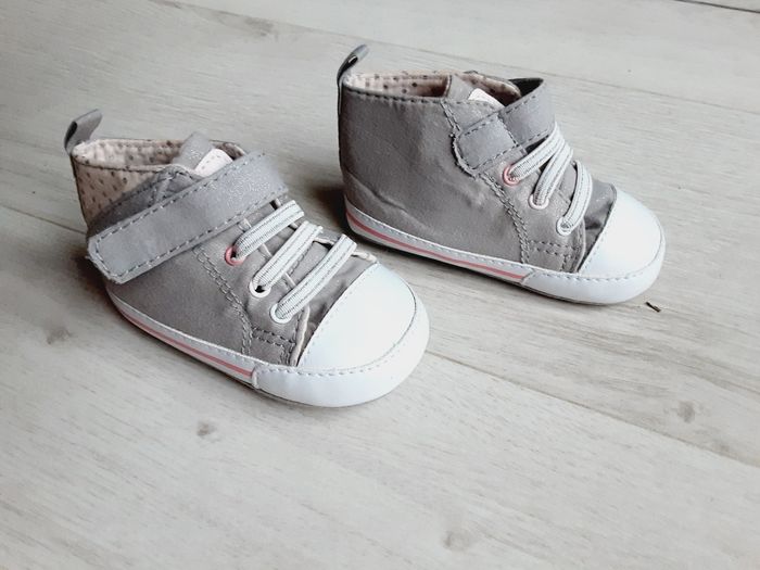 Chaussures chaussons bébé fille type baskets souples gris Obaïbi 6 - 12 mois Neufs