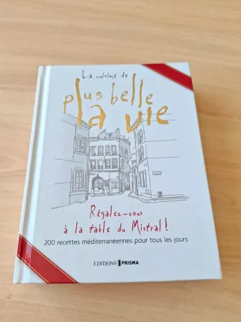 Livre La cuisine de Plus Belle La vie 