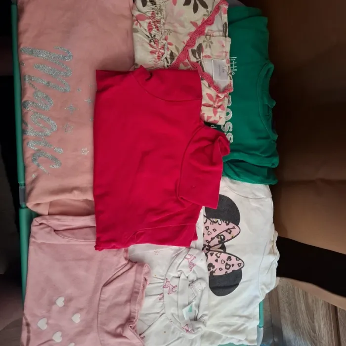 Lots vêtements 12 mois.