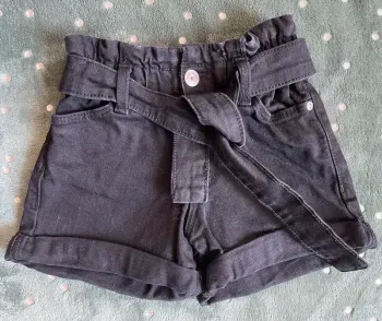 Short fille