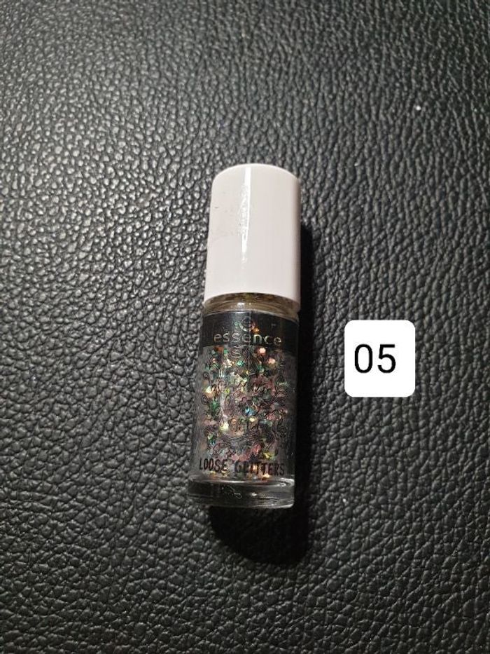 Paillettes pour les yeux Essence