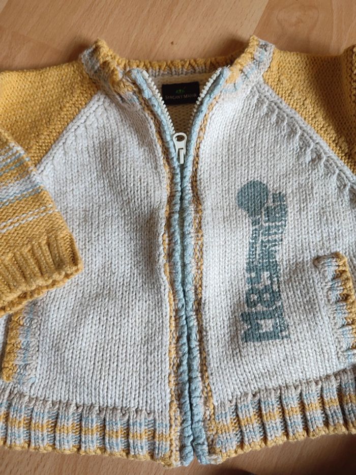 Lot ensemble Jeans + polo + gilet zippé en 6M - photo numéro 5