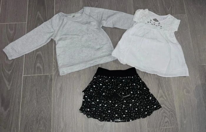 Ensemble jupe, tee shirt et pull