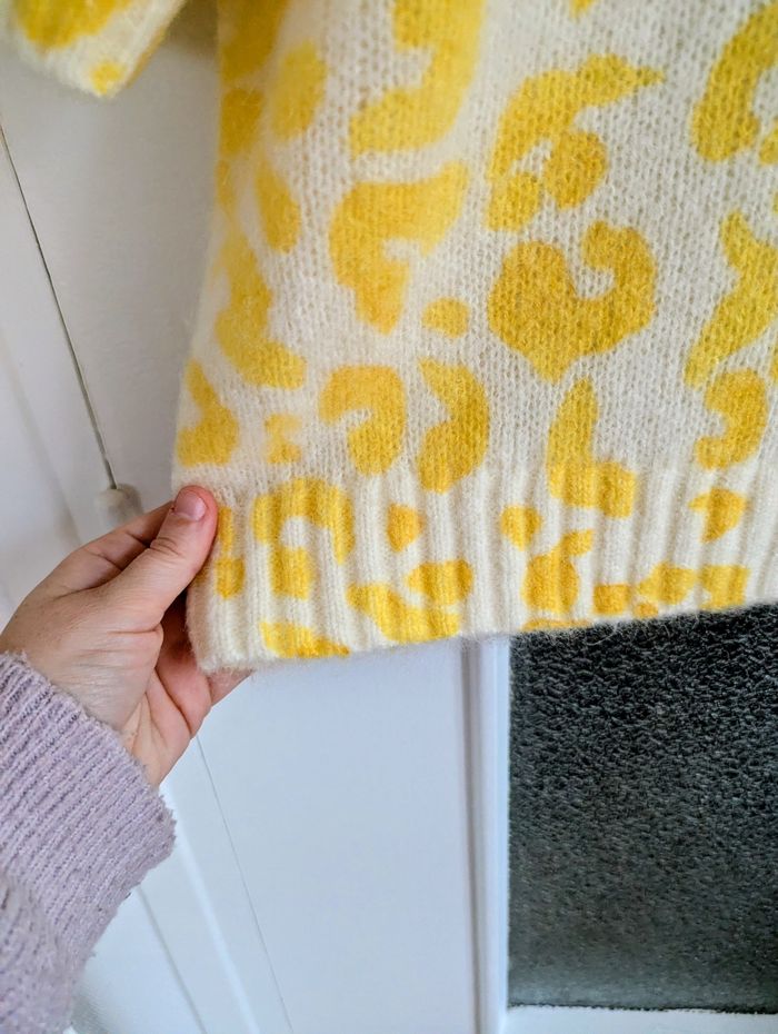 Pull léopard sezane jaune en laine manche bouffante taille 38 M - photo numéro 4