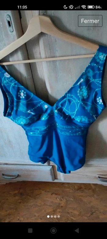Très beau maillot de bain bleu