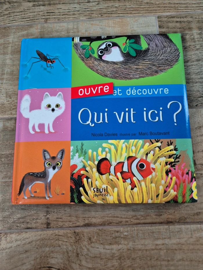 Livre ouvre et découvre qui vit ici?