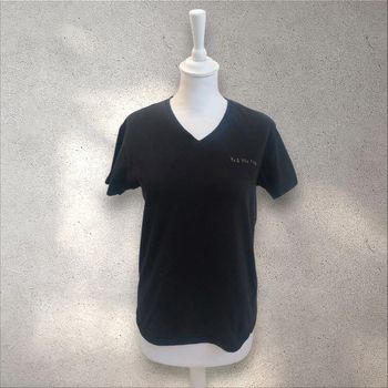 T-shirt col v manches courtes noir écriture doré brodé Yes You Can