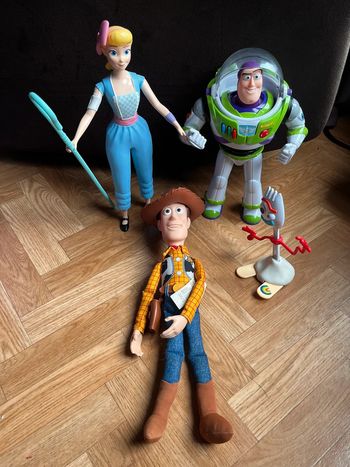 Lot de poupées grand modèle toy story