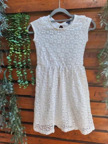 Robe fille KIABI 10 ans – Dentelle blanche élégante