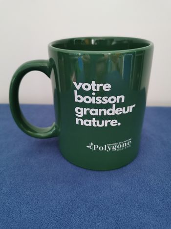 Mug vert inscriptions lettres blanches - neuf - Polygone