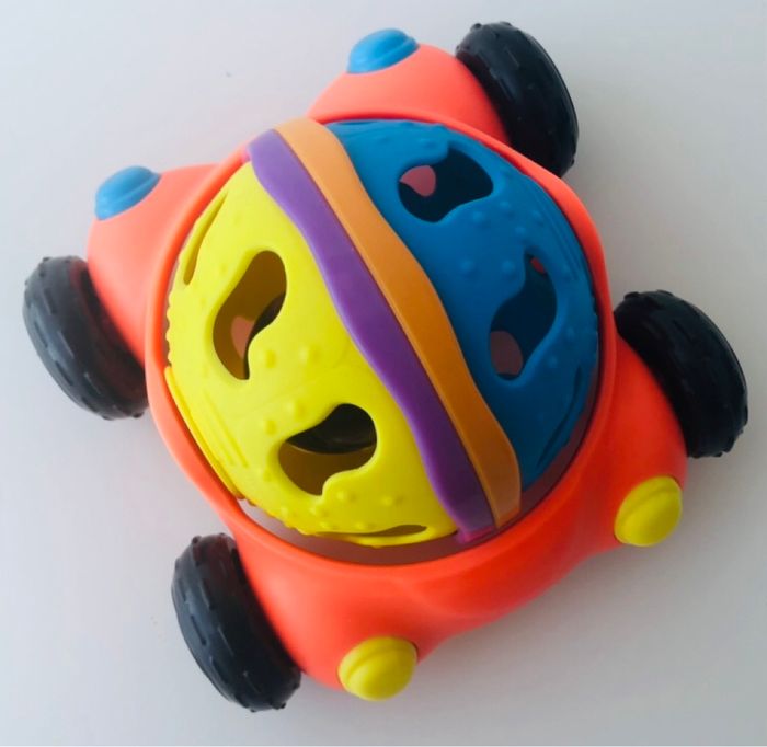 Voiture avec balle grelot Jouet 1er age