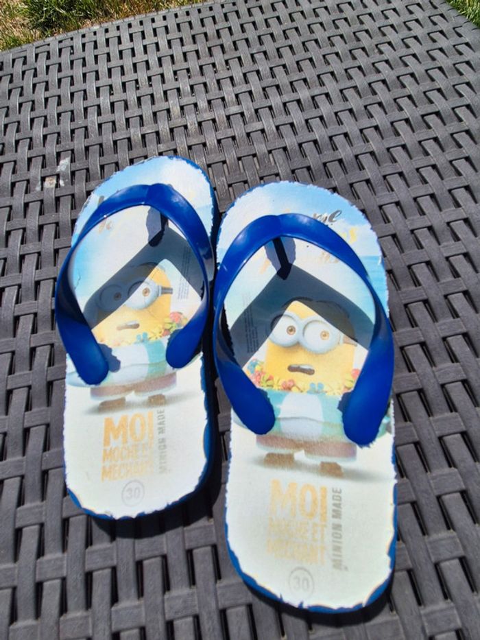 Tongs Les Minions pointure 30 - photo numéro 2
