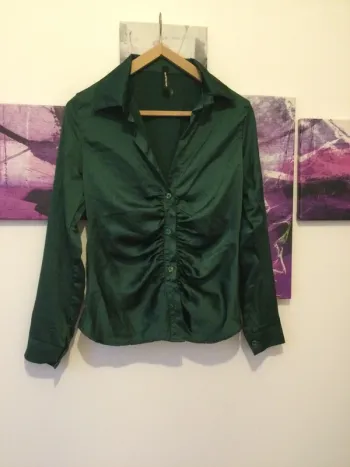 Chemisier satiné vert état neuf T 38-40