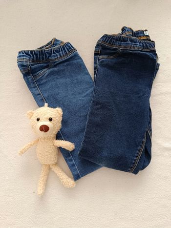 🌸 Deux jeans - Taille 6 ans 🌸