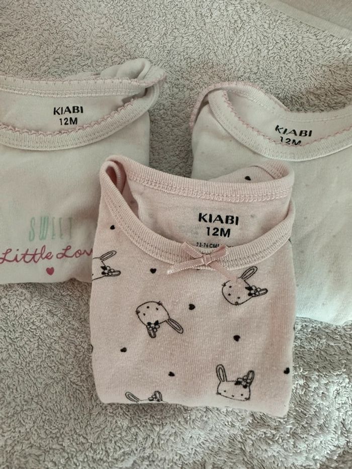 Lot bodies 12mois - photo numéro 2