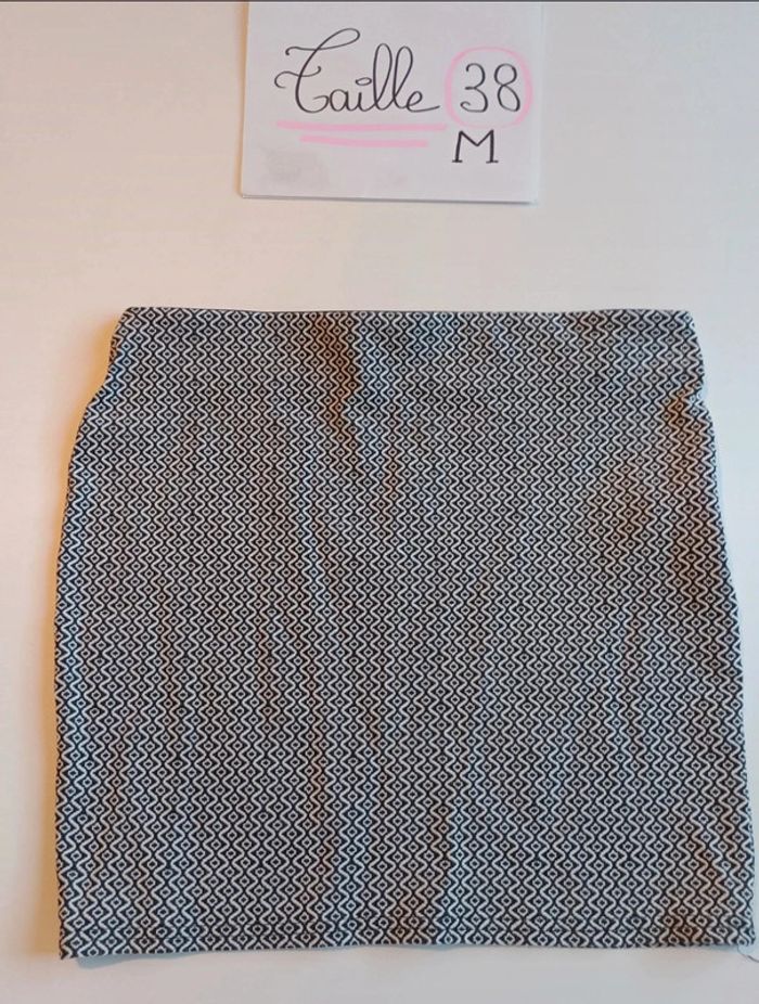 Jupe en tissu Cache Cache épais taille M en très bon état