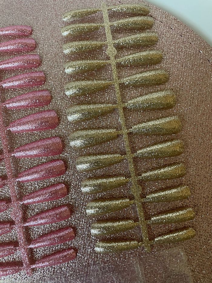 3x faux ongles pailletés + 5x feuilles de gel pads rose - photo numéro 3