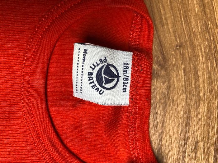 Tee shirt rouge 18M - photo numéro 2