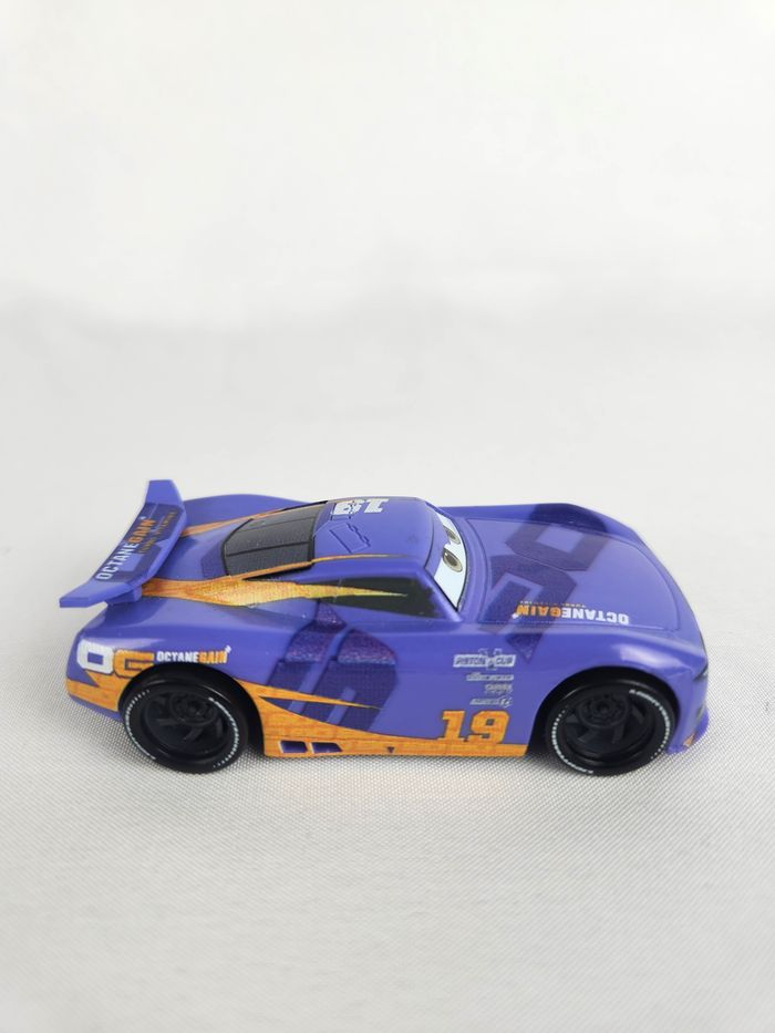 Voiture Figurine Danny Swervez Disney Pixar Cars - photo numéro 2
