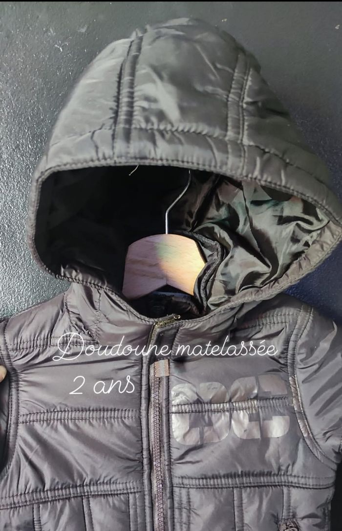 Doudoune à capuche garçon 2 ans - photo numéro 3
