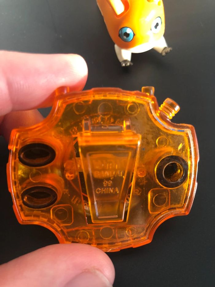 Figurine Digimon Bandaï Patamon + badge 1999 - photo numéro 2