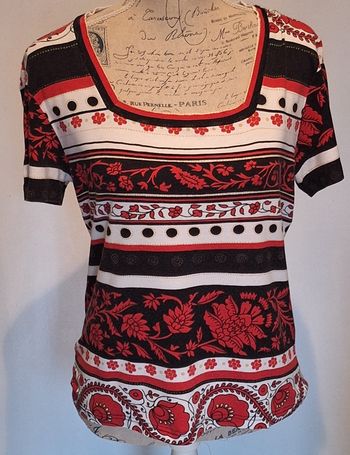 Tee-shirt imprimé à col carré