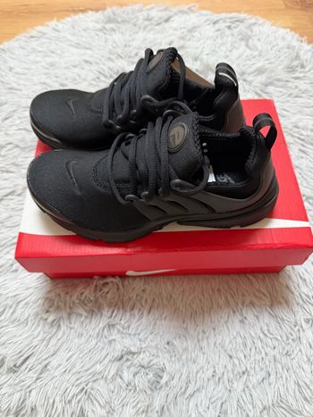 Baskets NIKE Air Presto – Taille 36 – Noir – Neuf avec étiquette